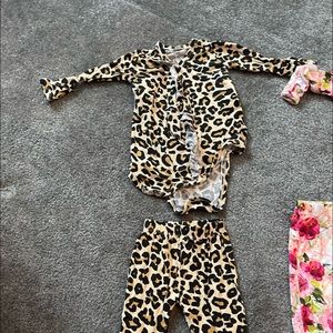 Posh peanut kimono set.